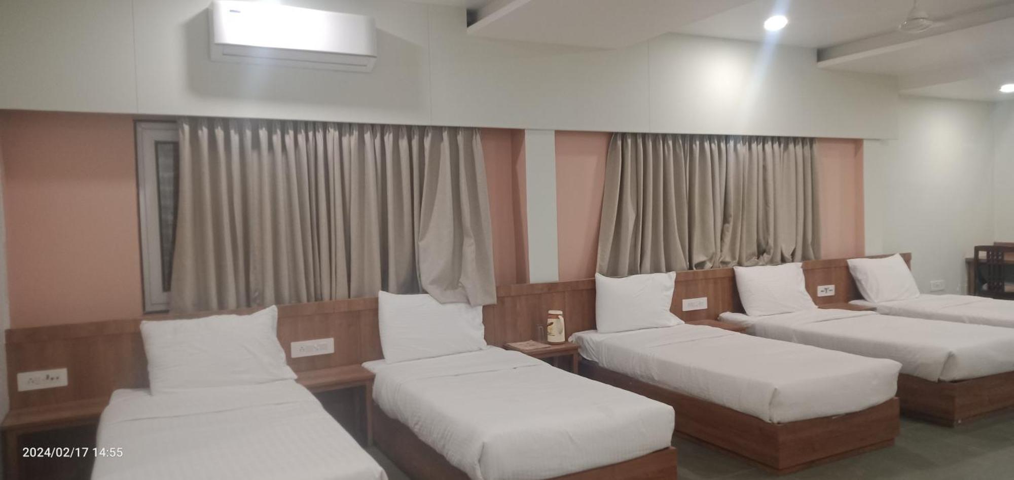 Hotel Ashray Ujjain Exterior photo