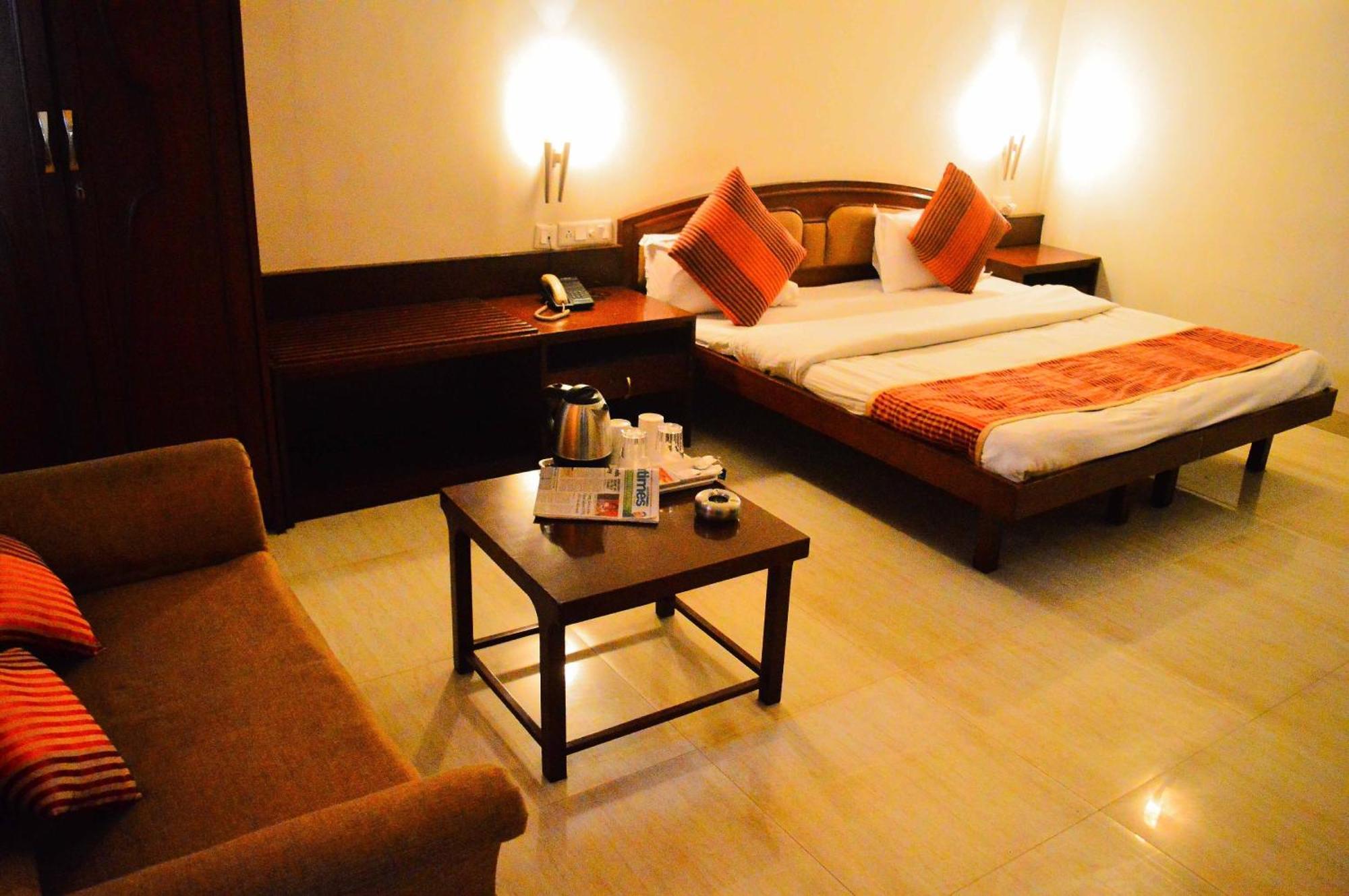 Hotel Ashray Ujjain Exterior photo