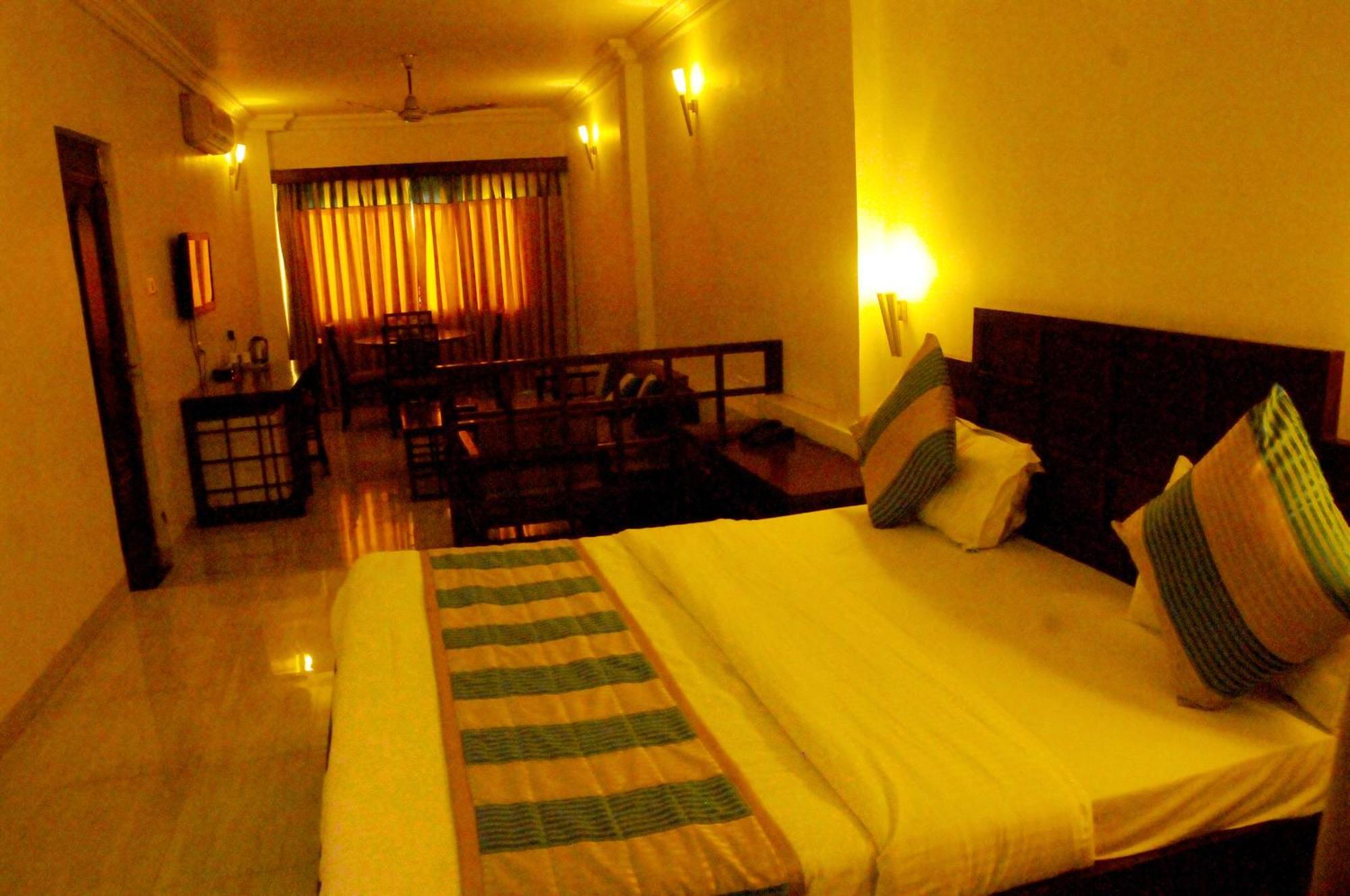 Hotel Ashray Ujjain Exterior photo